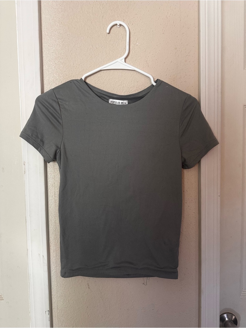 Popular 21 Women Grey Top Size Medium 0243